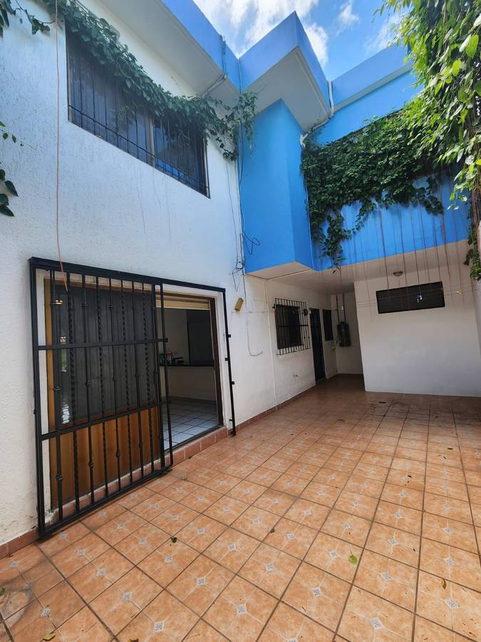 Casa sin muebles en Aralias